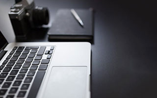 詹姆斯什么时候加盟湖人的球队 - 一手新闻