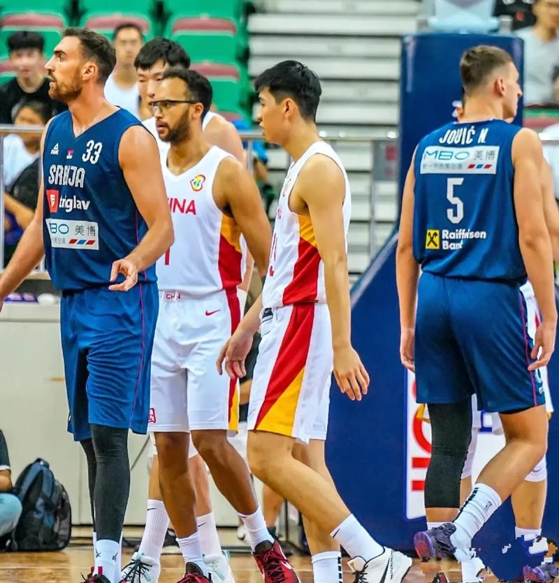 中国男篮打塞尔维亚