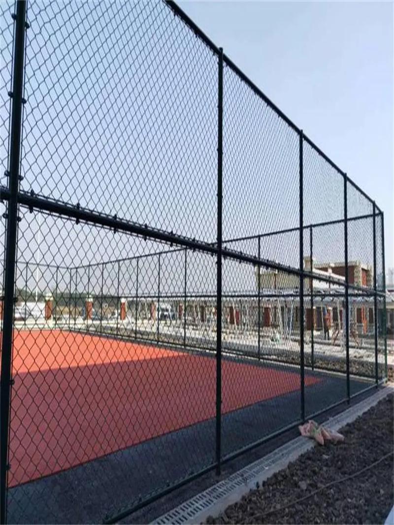 篮球场围栏怎么安装好看