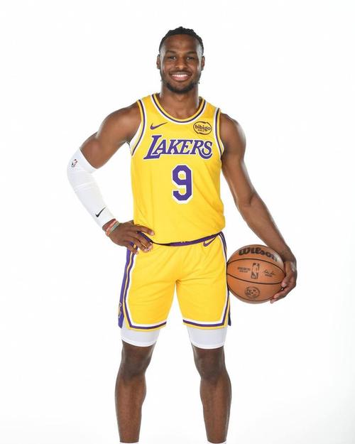 2020nba湖人总冠军定妆照