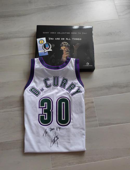 雄鹿退役过的球衣