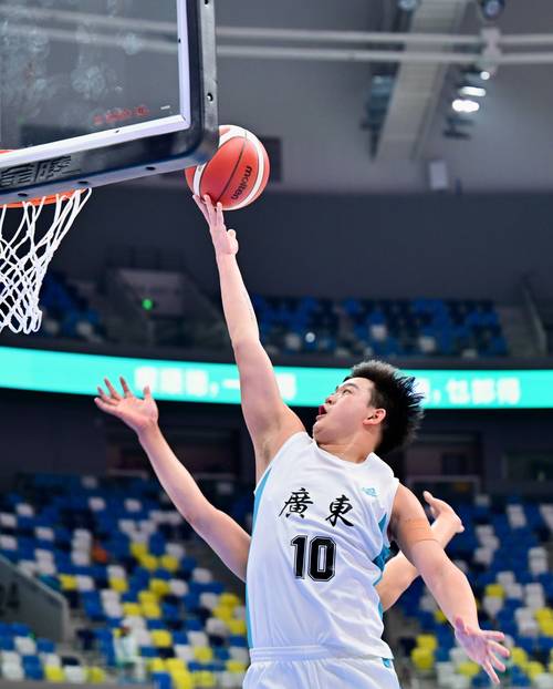 篮球可以二抢一吗