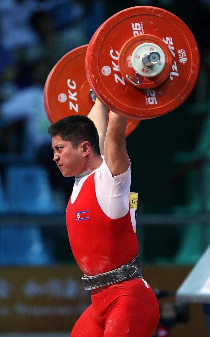 世界举重重量级最高纪录