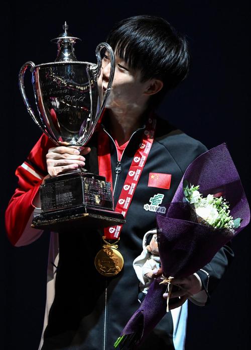 第一个乒乓男单奥运冠军是谁