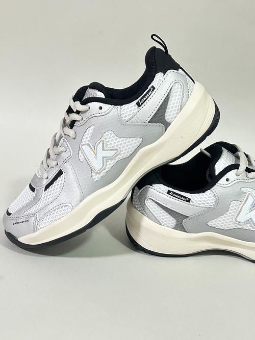 羽毛球鞋推荐2021