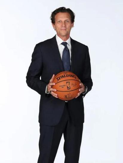 老鹰队24号是谁啊